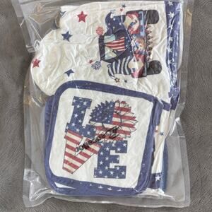 Play Kitchen 6 Pc Kitchen Towel Pot Holder & Oven Mitts Patriotic July 4th READ